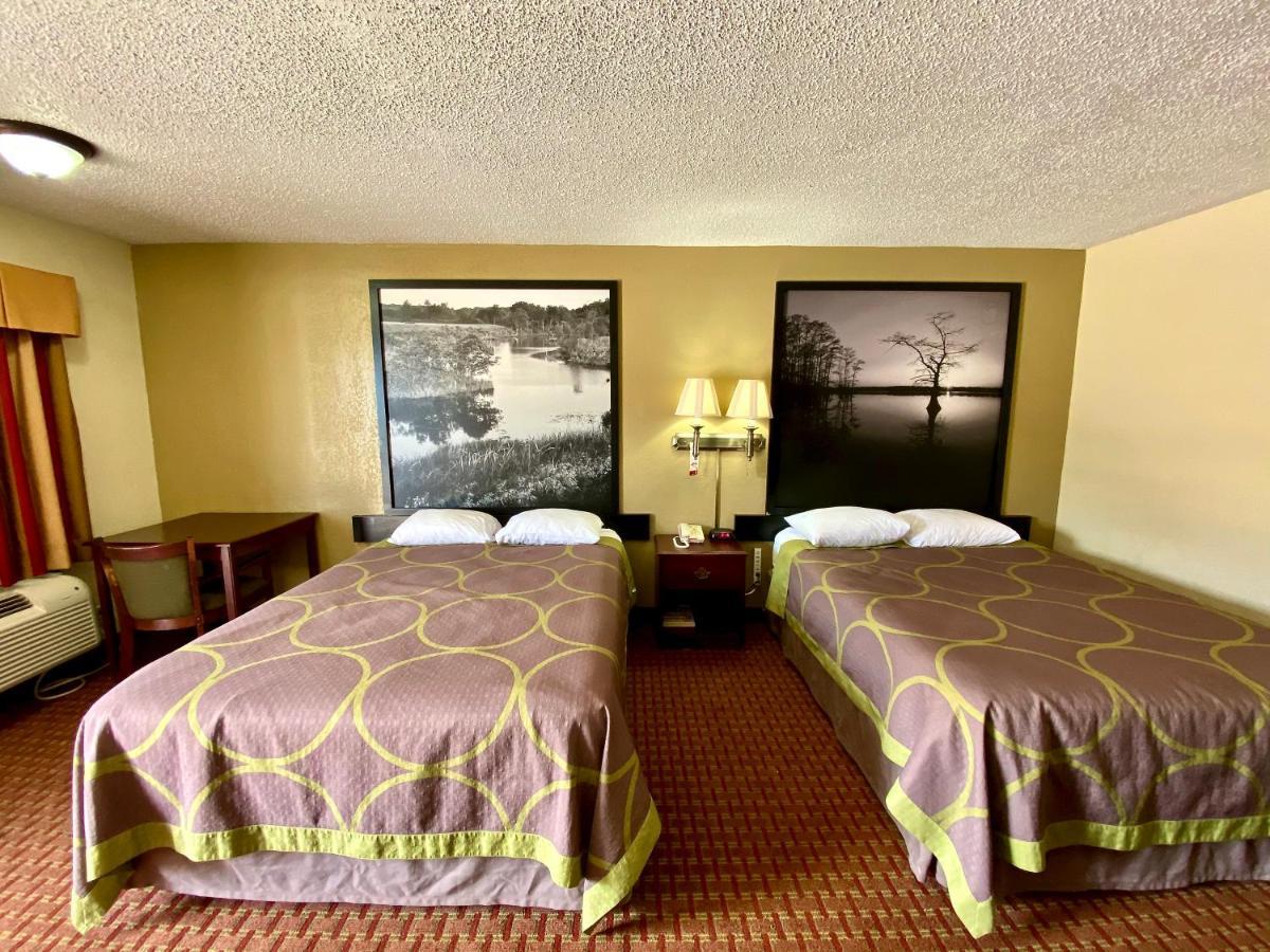 Super 8 By Wyndham Shawnee Hotel Екстериор снимка