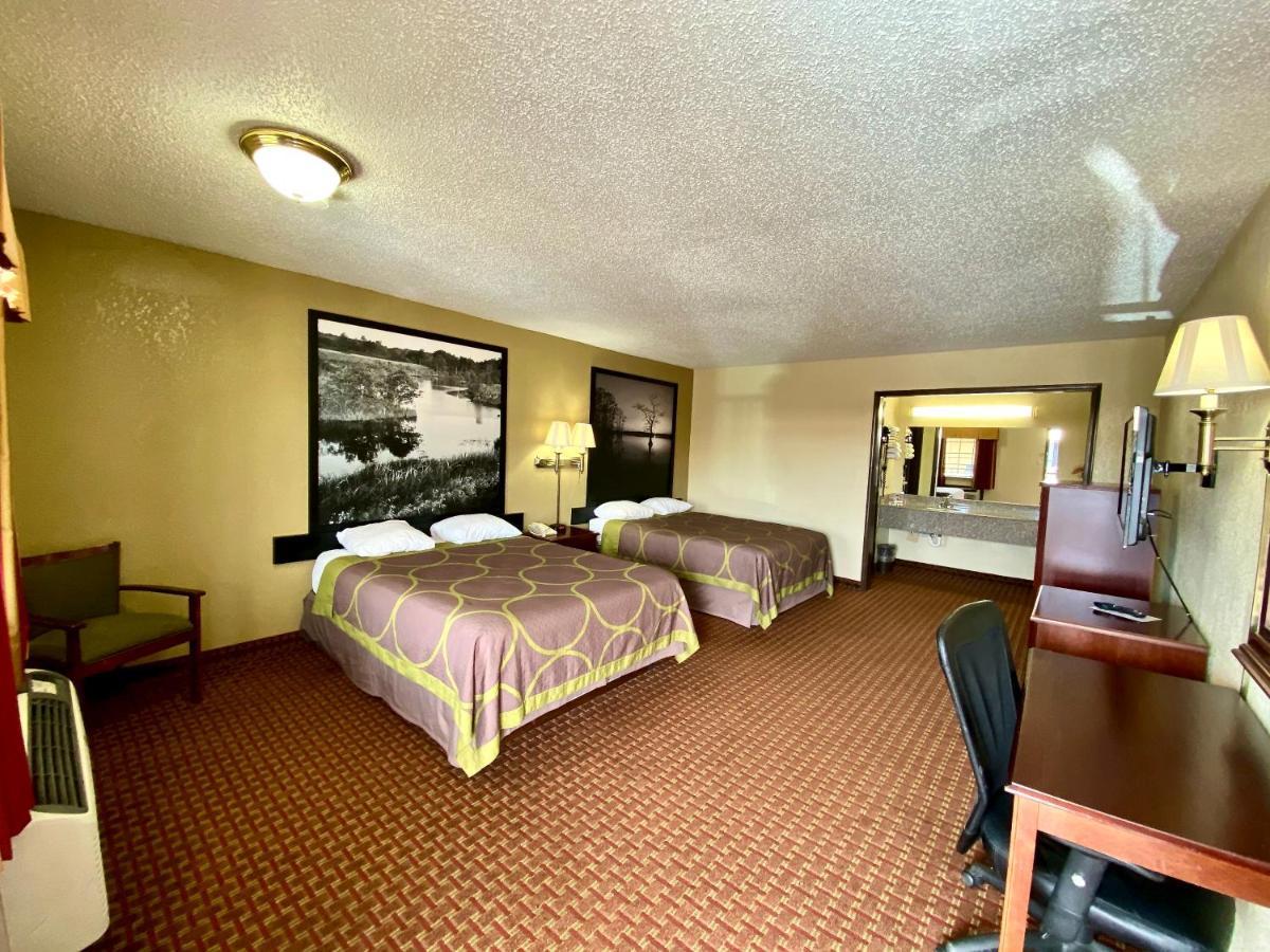 Super 8 By Wyndham Shawnee Hotel Екстериор снимка