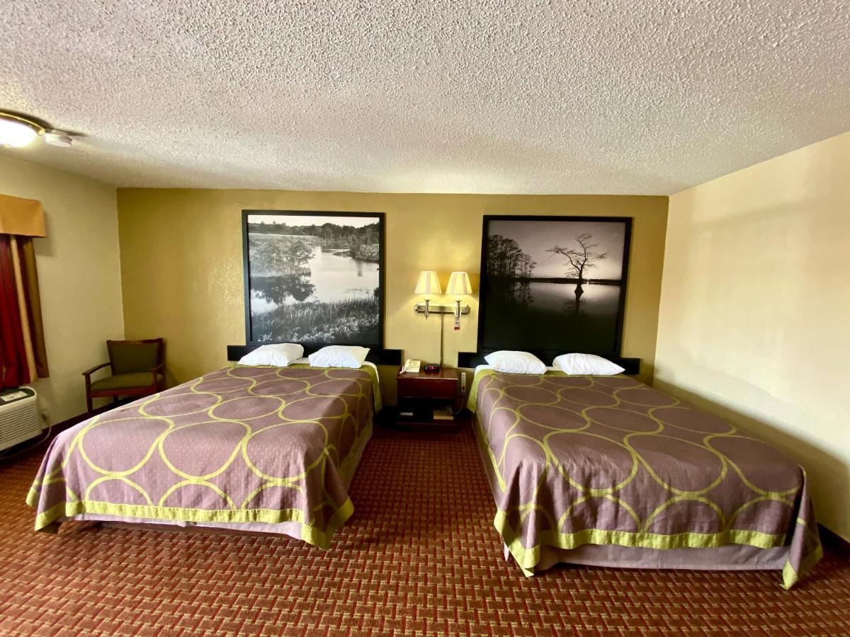 Super 8 By Wyndham Shawnee Hotel Екстериор снимка