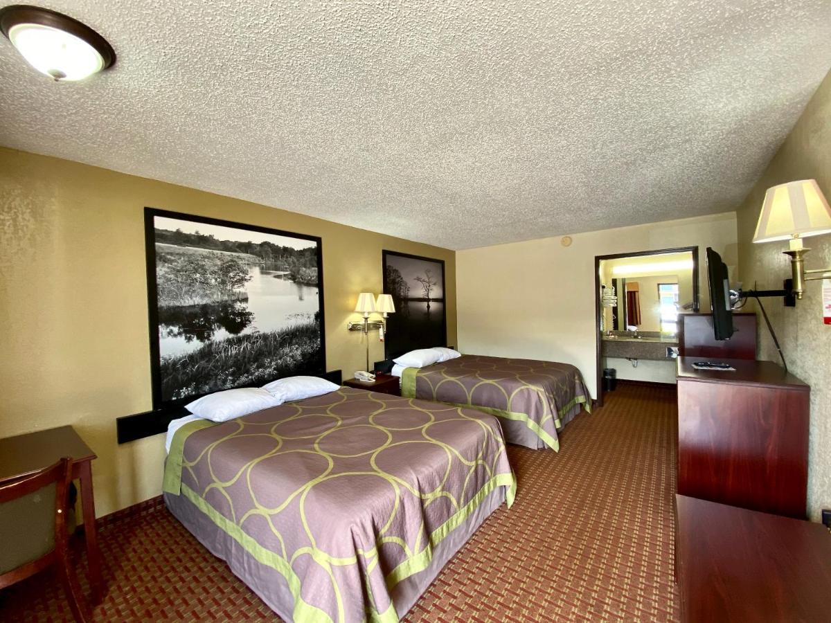 Super 8 By Wyndham Shawnee Hotel Екстериор снимка